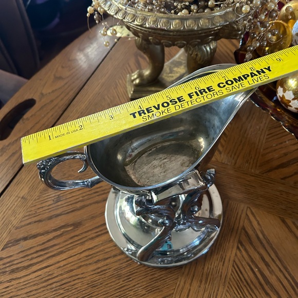 Vintage Ornate ROYAL QUALITY SILVER Tilting Gravy Boat on Stand with Warmer Tray - Picture 5 of 12